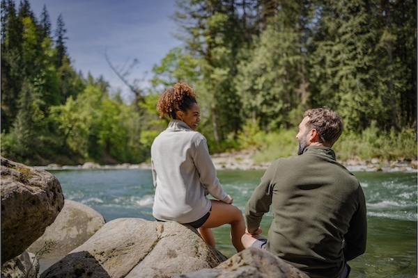 Couple who is sightseeing in Cutter & Buck gear